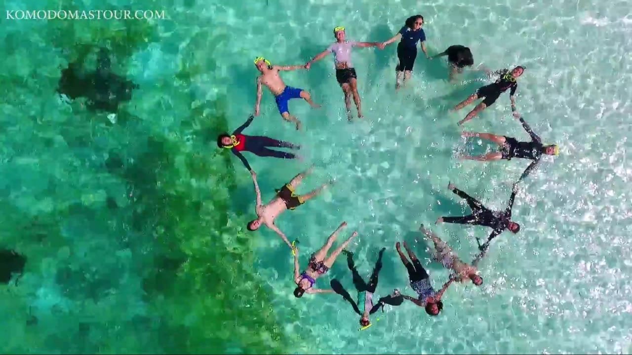 labuan bajo island hoppings tour