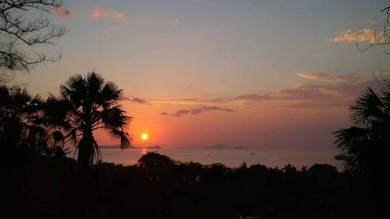 labuan bajo sunset