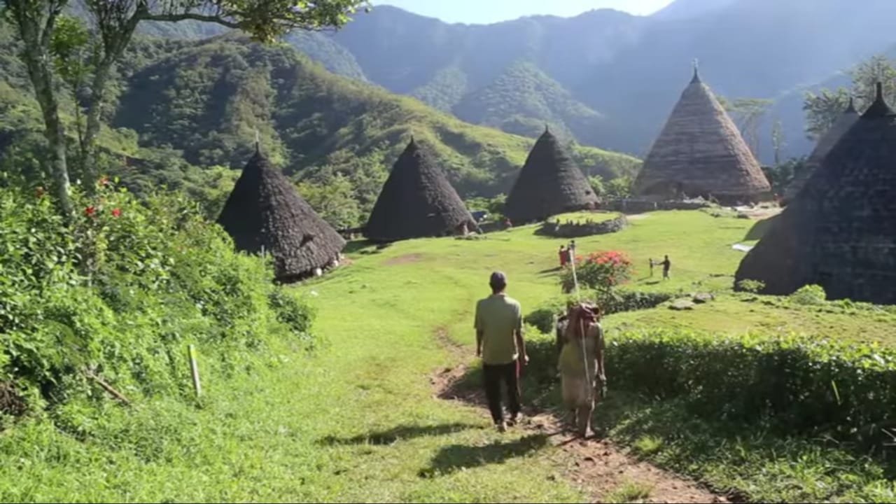 trekking flores komodo