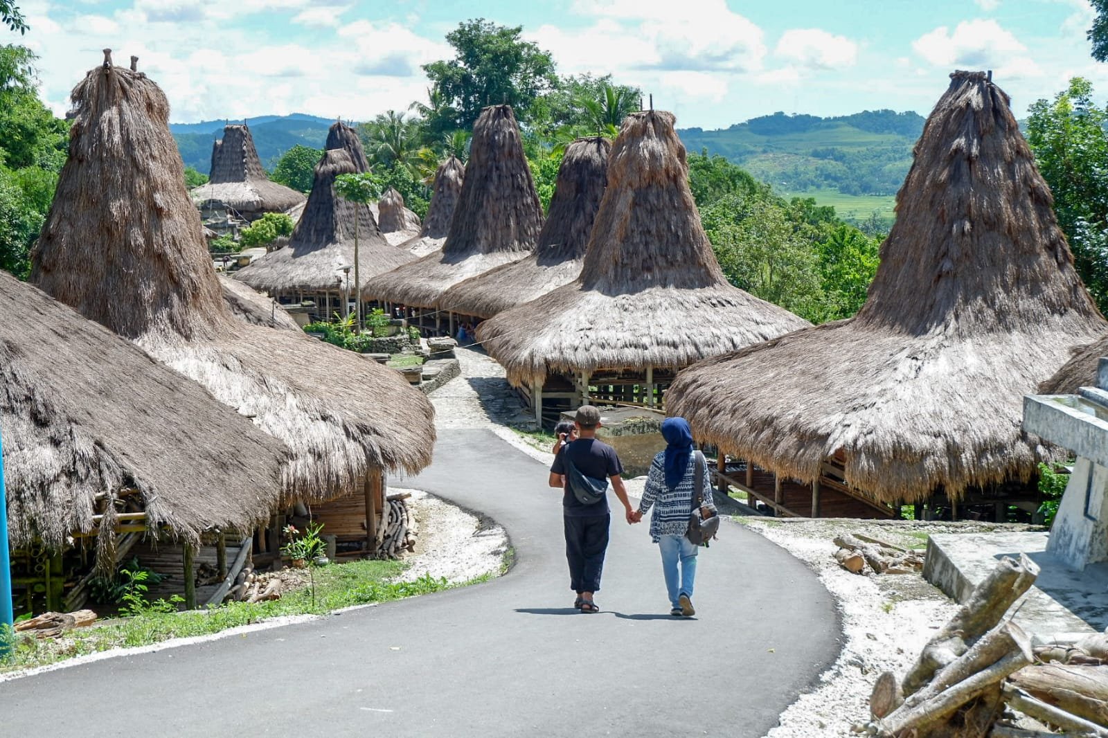 sightseeing flores sumba tour